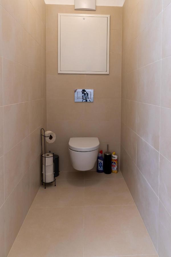 Maureen Lovely 2 Bedroom Unit With Community Pool Вена Экстерьер фото