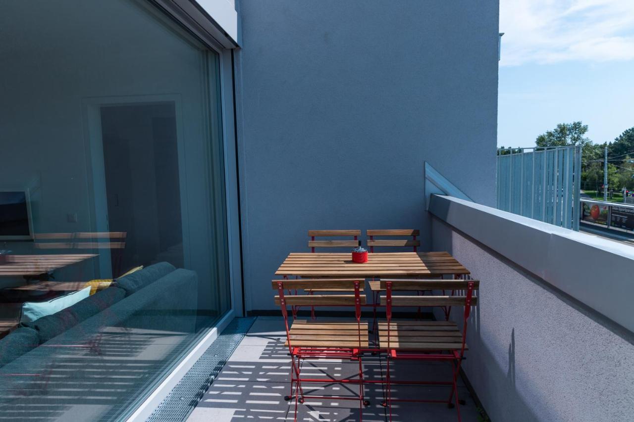 Maureen Lovely 2 Bedroom Unit With Community Pool Вена Экстерьер фото