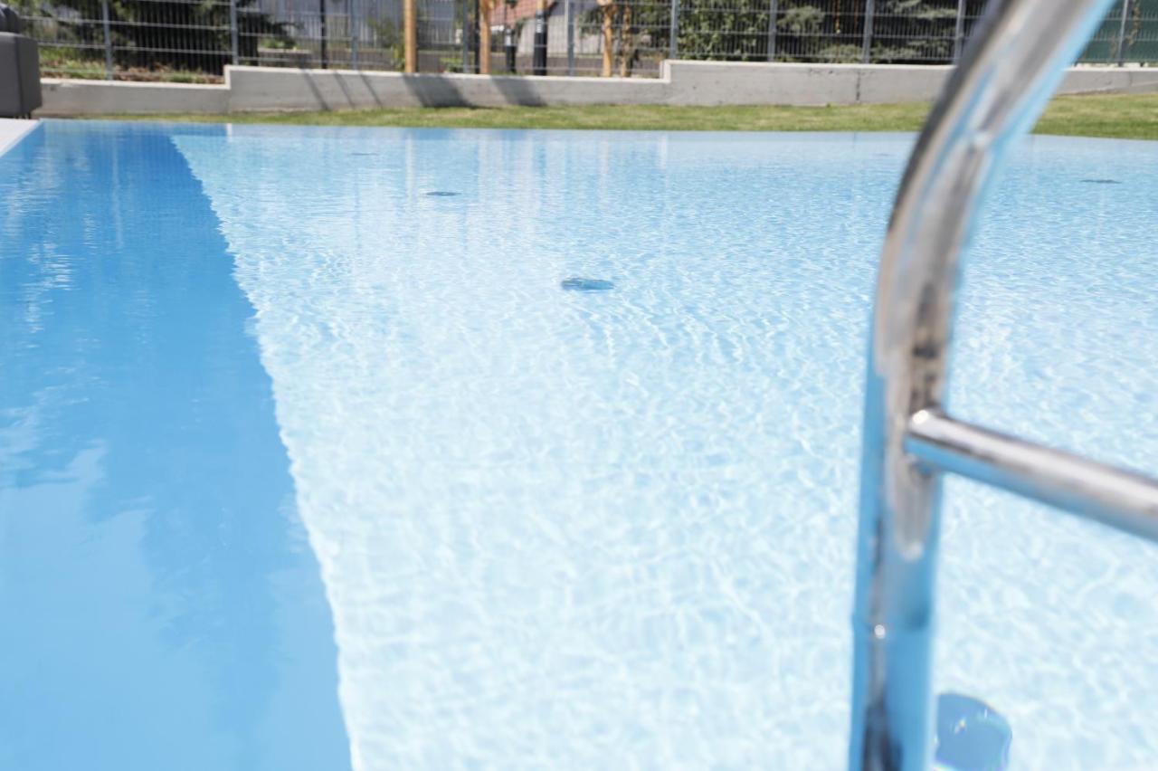Maureen Lovely 2 Bedroom Unit With Community Pool Вена Экстерьер фото