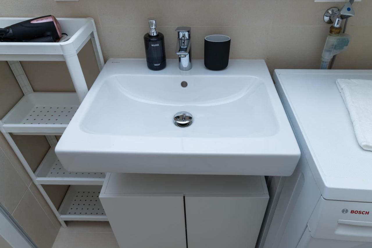 Maureen Lovely 2 Bedroom Unit With Community Pool Вена Экстерьер фото