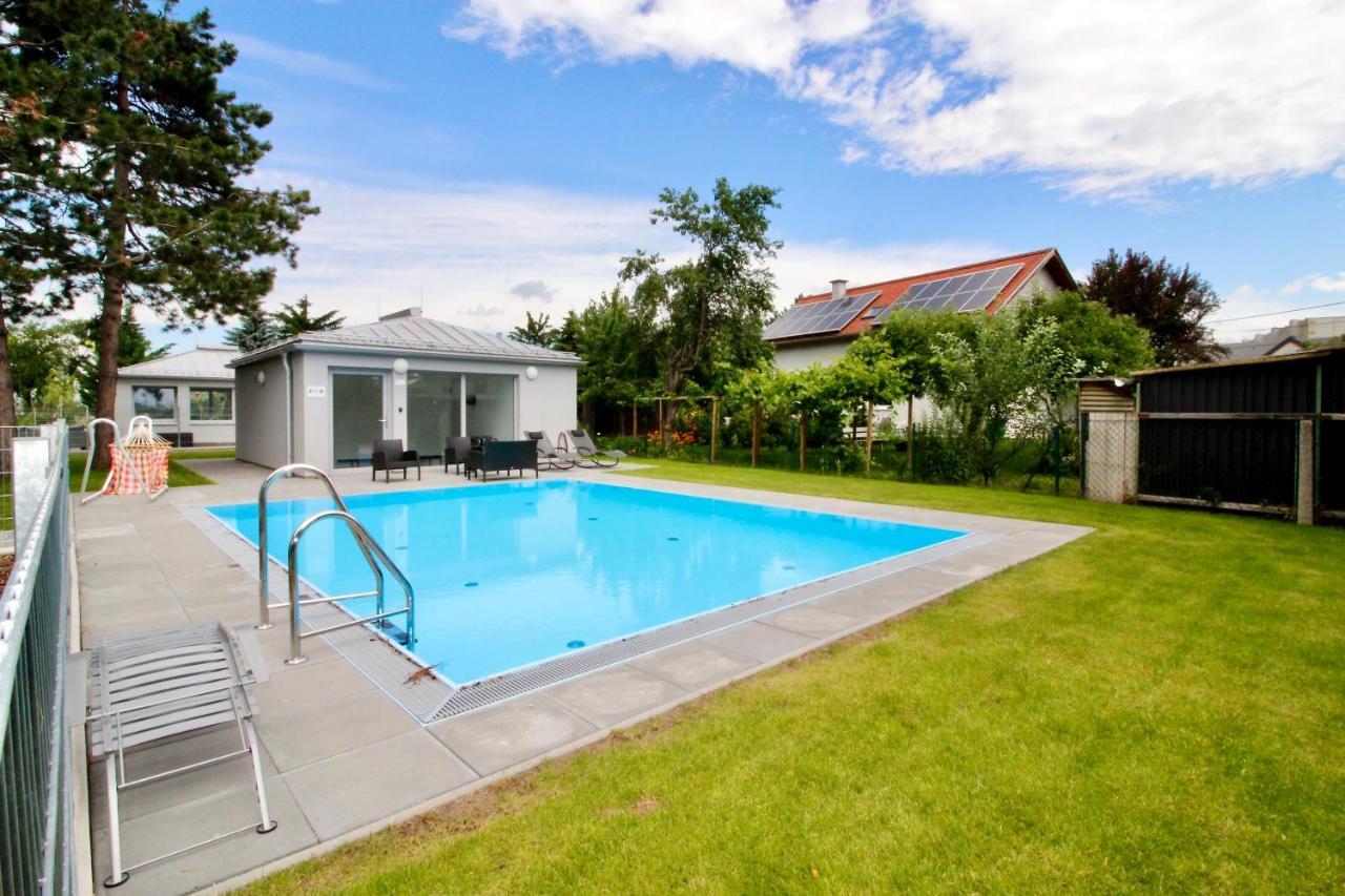 Maureen Lovely 2 Bedroom Unit With Community Pool Вена Экстерьер фото